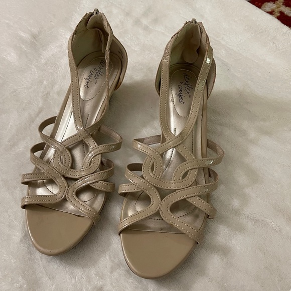 dexflex comfort | Shoes | Dexflex Comfort 75 Womens Sandals | Poshmark
